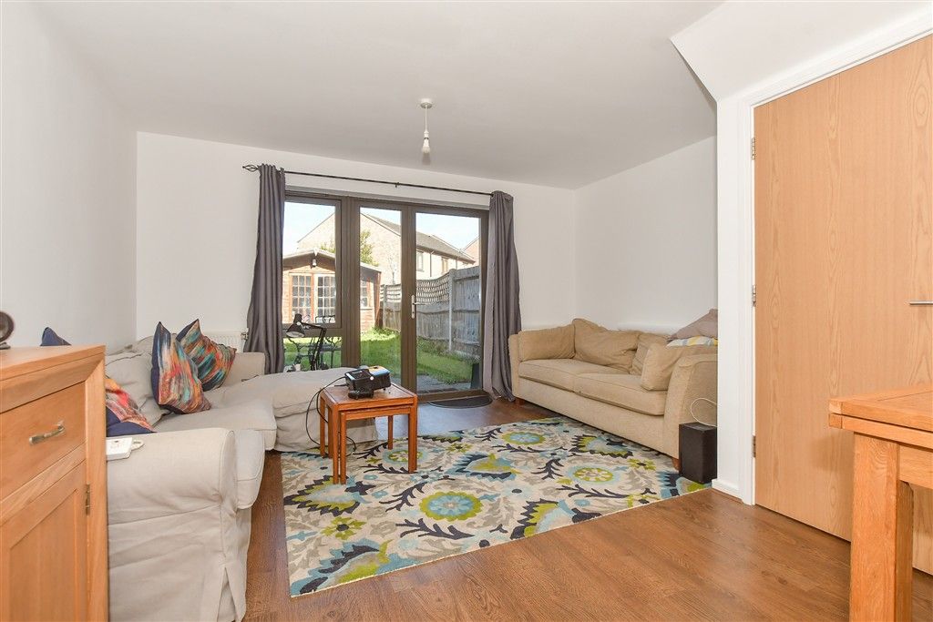 Property photo 2 of 10 Lounge