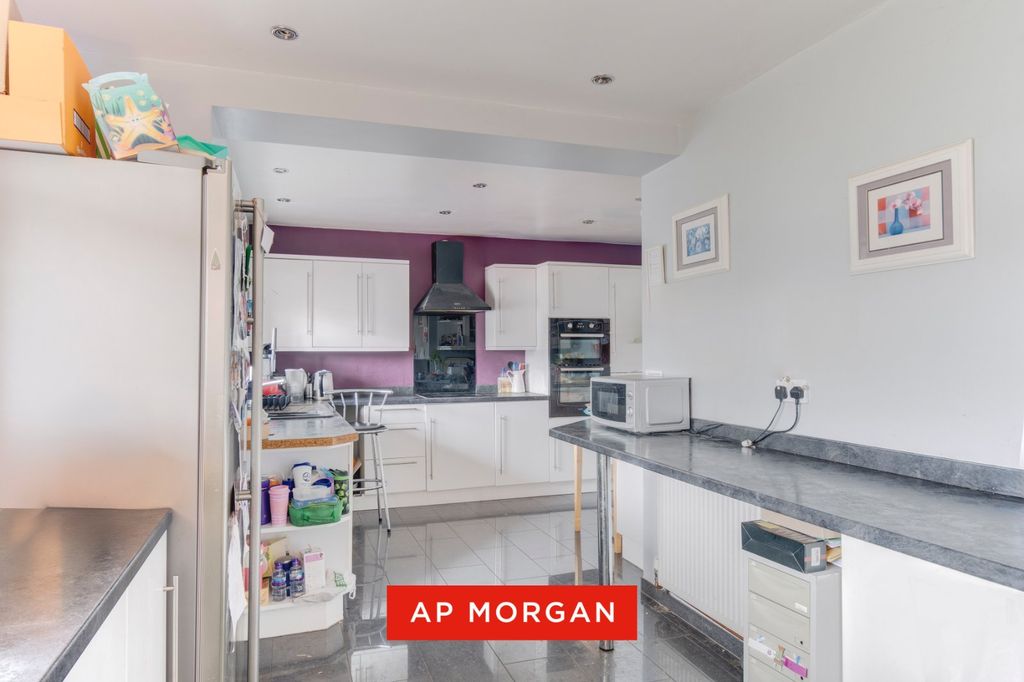 Property photo 3 of 16 Picture No. 06