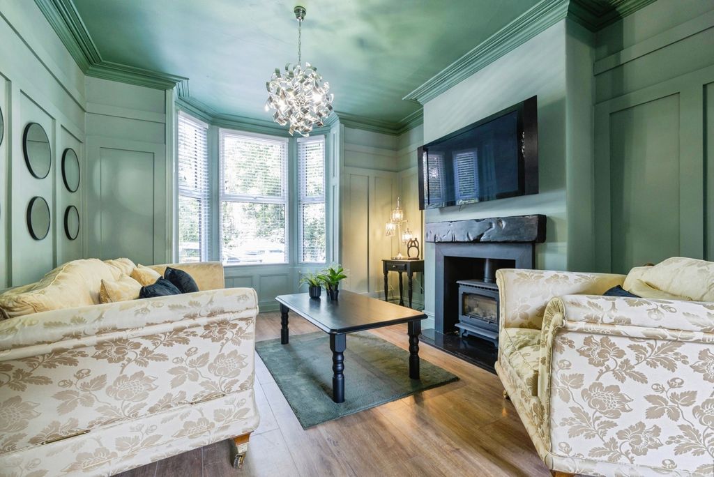 Property photo 2 of 16 Pbox-Img.Jpg