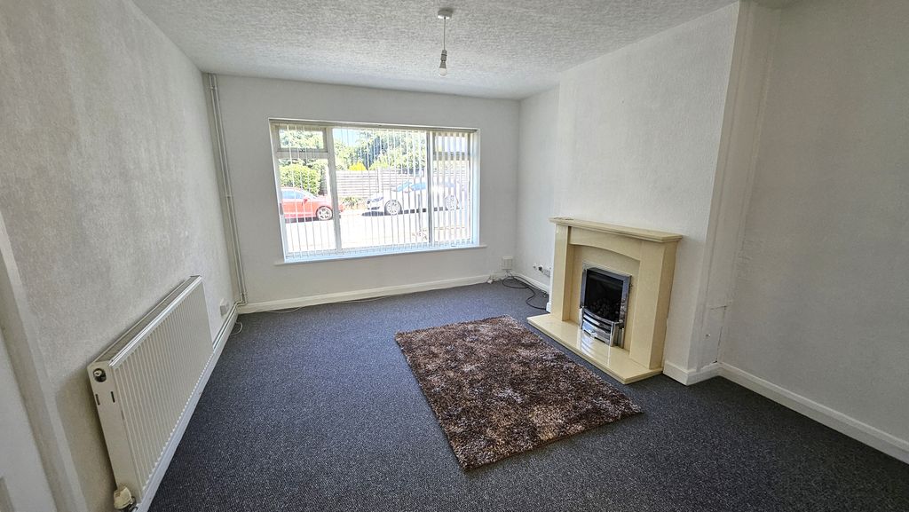 Property photo 2 of 14 Lounge