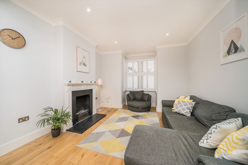 Property photo 2 of 10