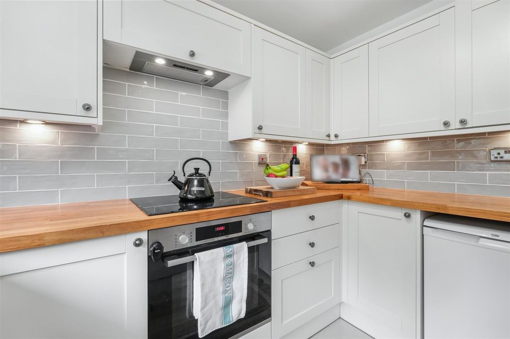 Property photo 1 of 20 Kitchen