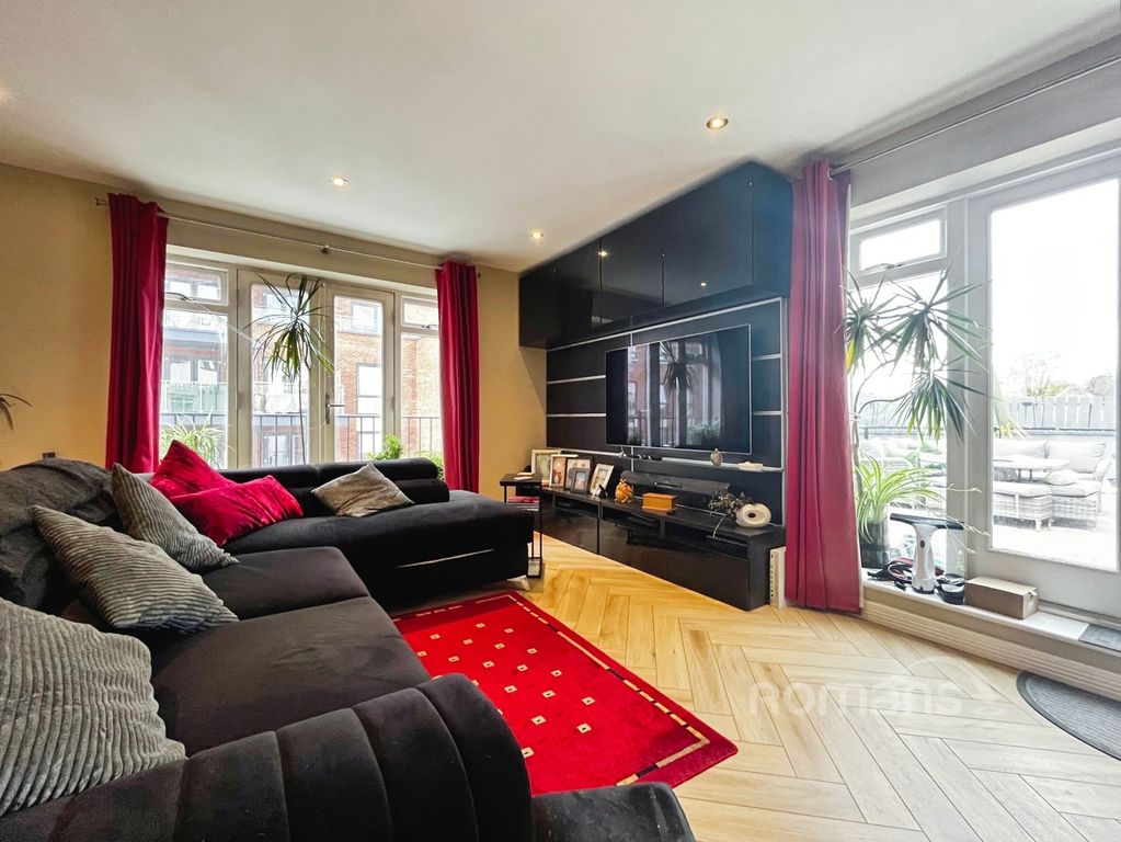 Property photo 3 of 10 Pbox-Img.Jpg