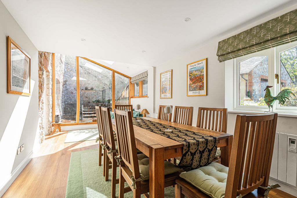 Property photo 2 of 38 Dining Room