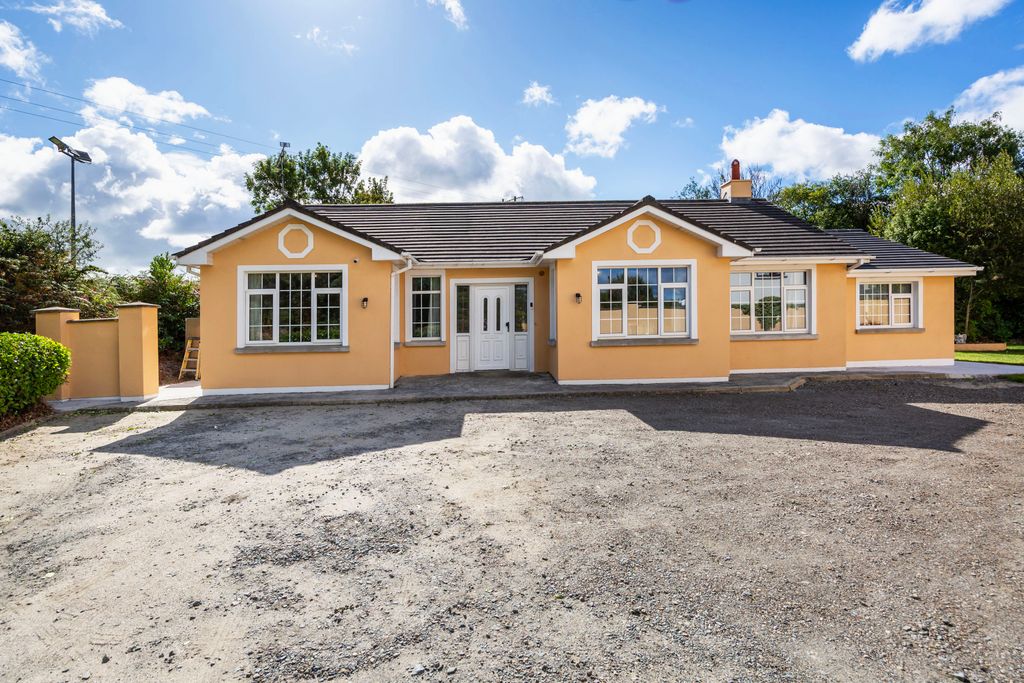 Property photo 1 of 40