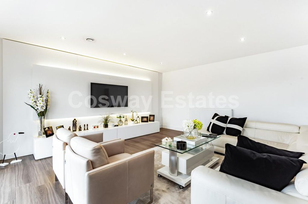 Property photo 3 of 17 4829c64E-Af4c-4B51-8B28-1c773Aeb359c.Jpg