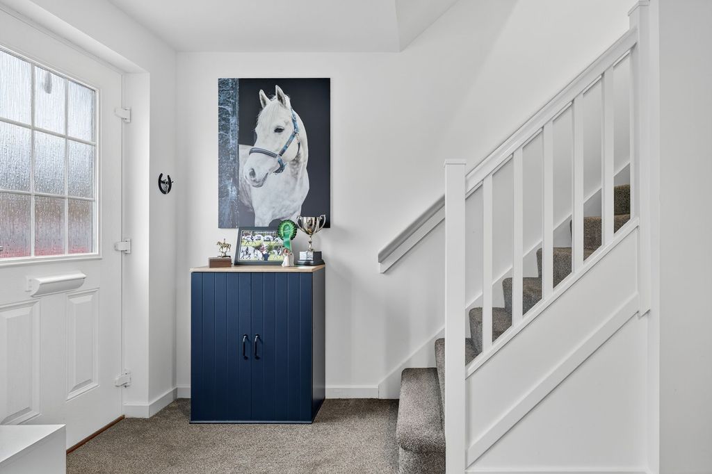 Property photo 2 of 27