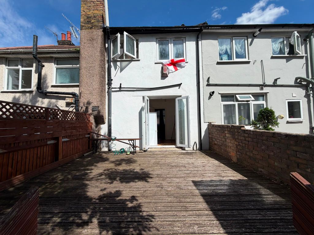 Property photo 1 of 8
