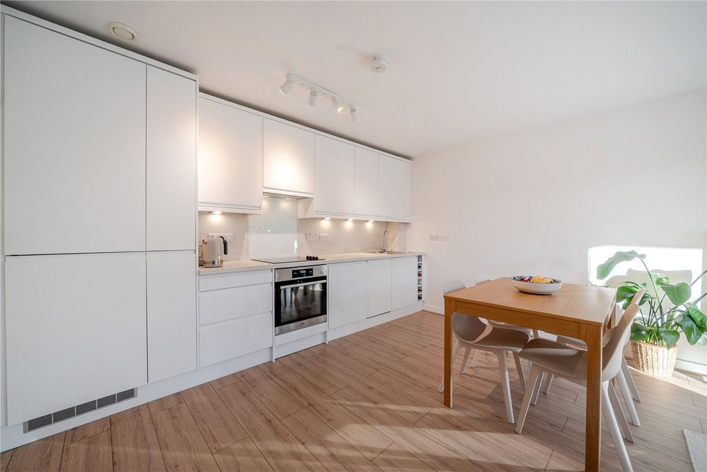 Property photo 3 of 17 Picture No. 05