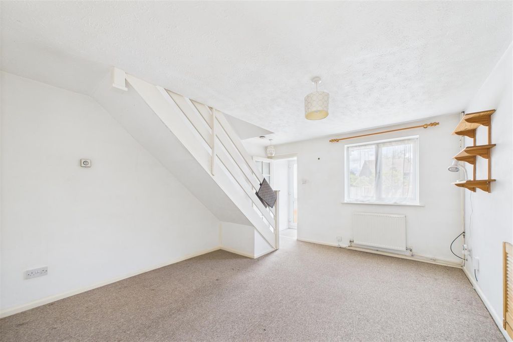 Property photo 2 of 12 Cam01894G0-Pr0206-Still005.Jpg