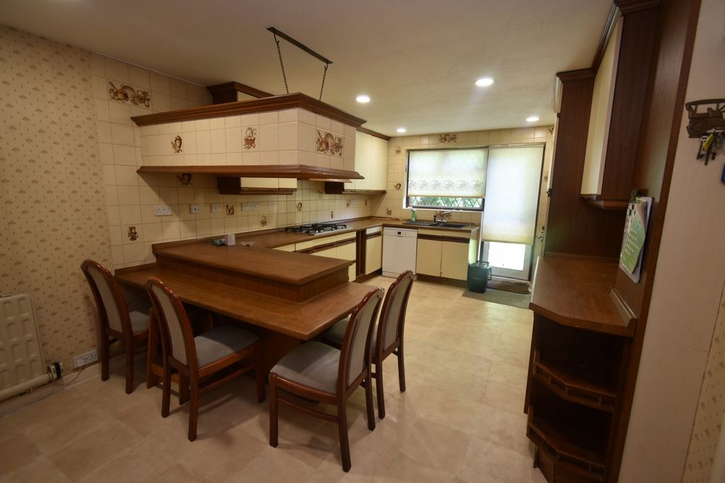 Property photo 3 of 20 Gallery