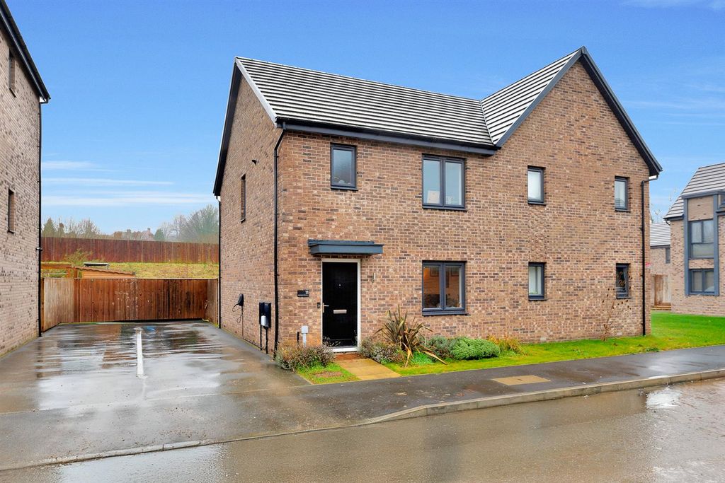 Property photo 1 of 27 P1697572-Edit.Jpg