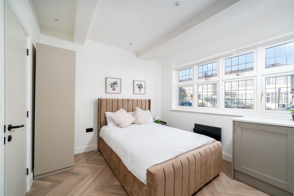 Property photo 1 of 6 Flat 4 96 Sher Studio.Jpg
