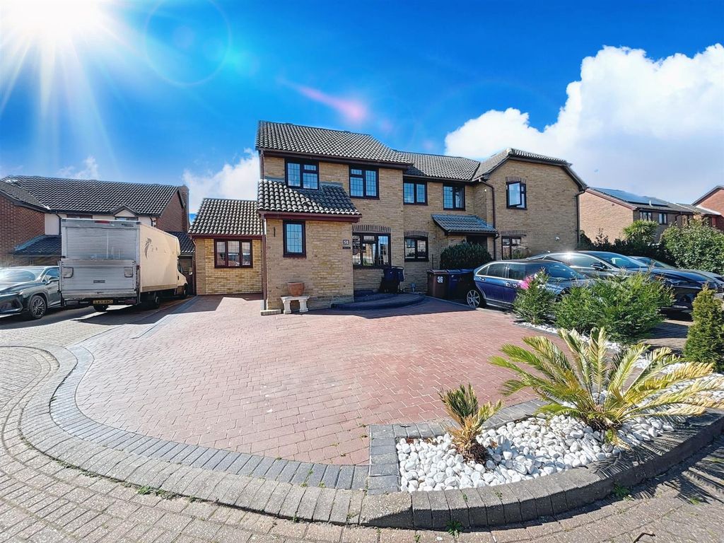 Property photo 1 of 31