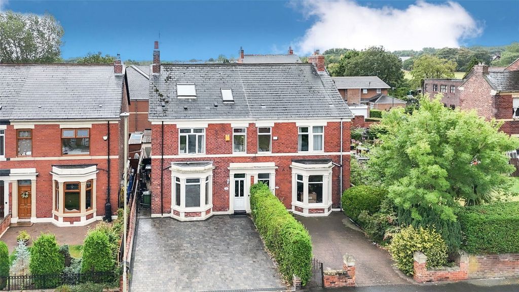 Property photo 1 of 12 External