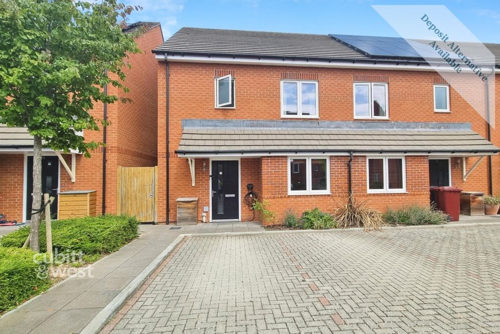 Property photo 1 of 17 North Mead