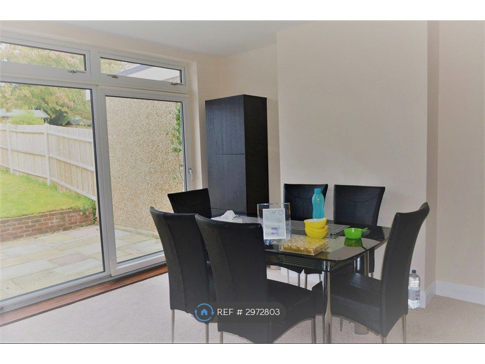Property photo 3 of 19 Dining Room