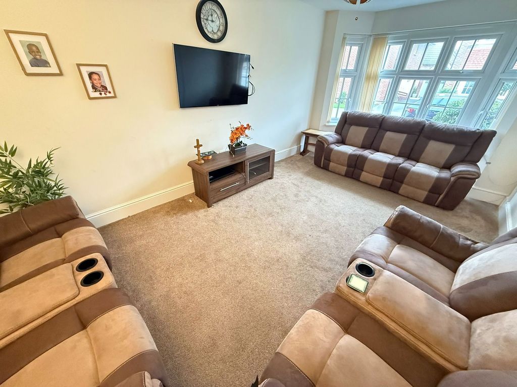 Property photo 2 of 23