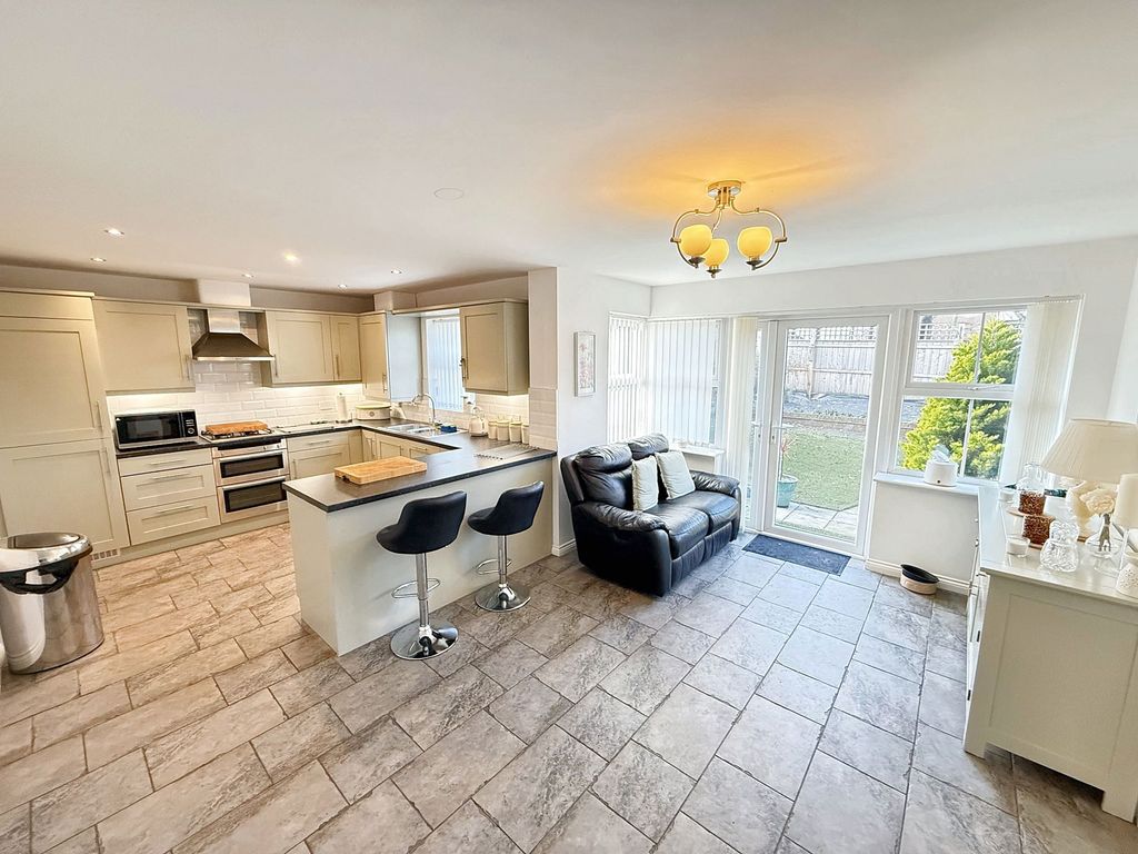 Property photo 3 of 21