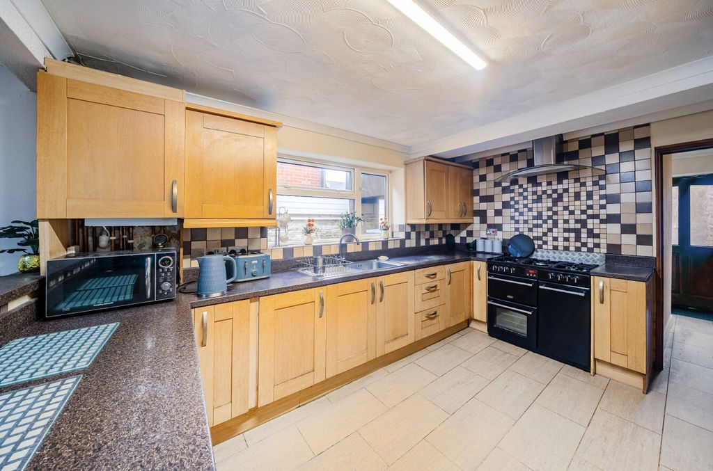 Property photo 2 of 16 1424941-21-69Aed2...