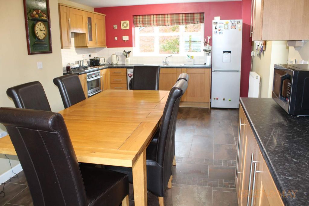 Property photo 2 of 24 Fitted Dining Kitchen
