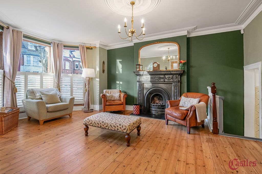 Property photo 3 of 27 Living Room