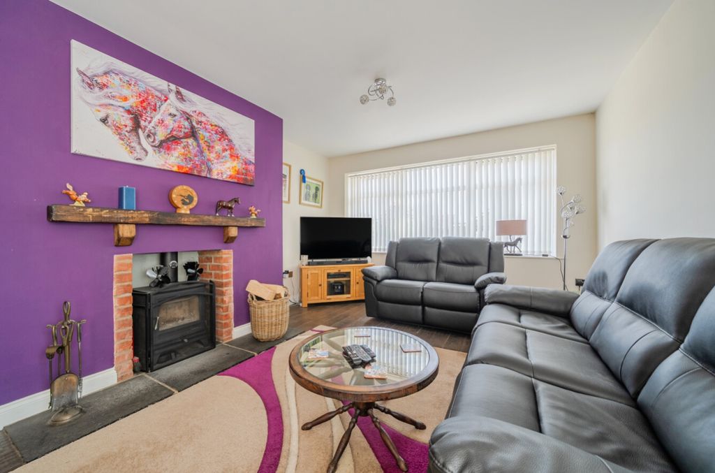 Property photo 2 of 28 1495401-16-6A5Def2037Fe8