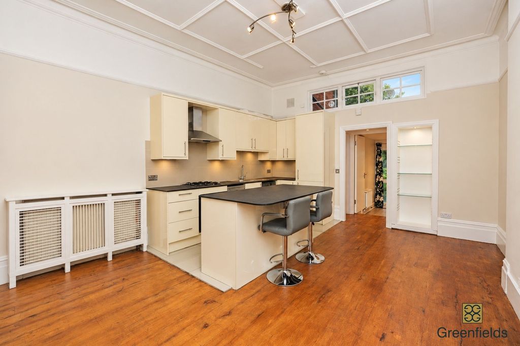 Property photo 3 of 8 Kitchen/Living
