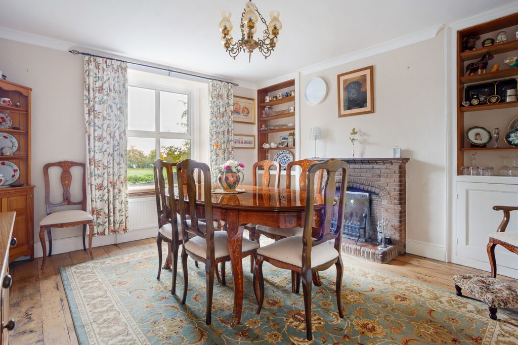 Property photo 2 of 29
