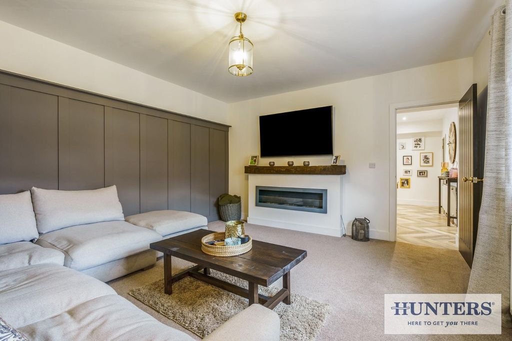 Property photo 3 of 32 98485_18-Belmont-Grove-Rawdon (1) - Copy_Low.Jpg