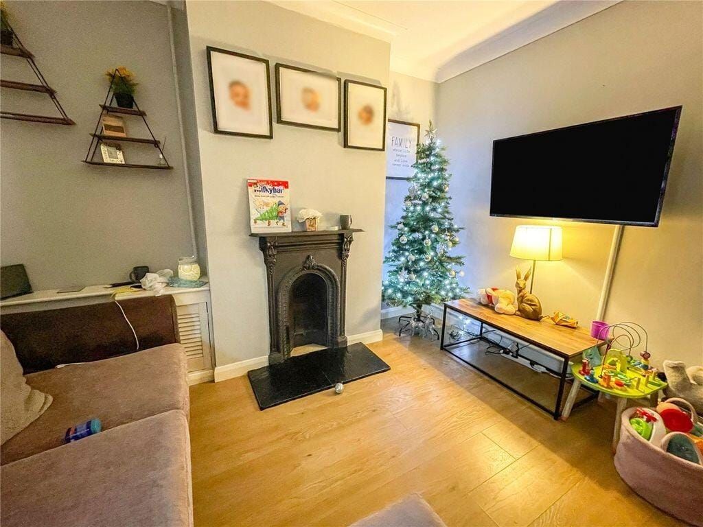 Property photo 2 of 9