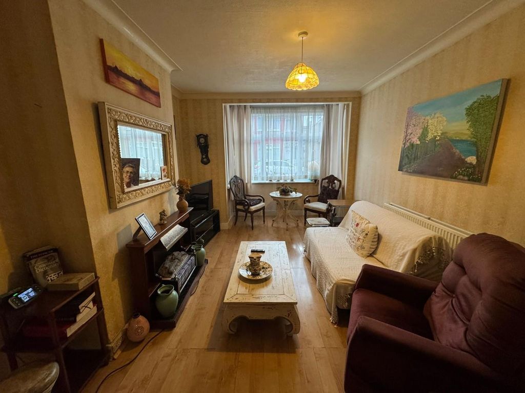 Property photo 3 of 31 04.Jpg