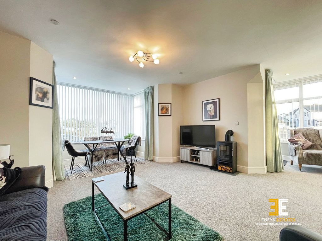 Property photo 2 of 40