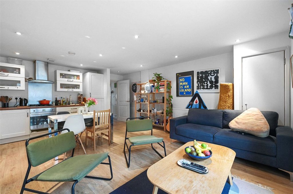 Property photo 2 of 15 Reception