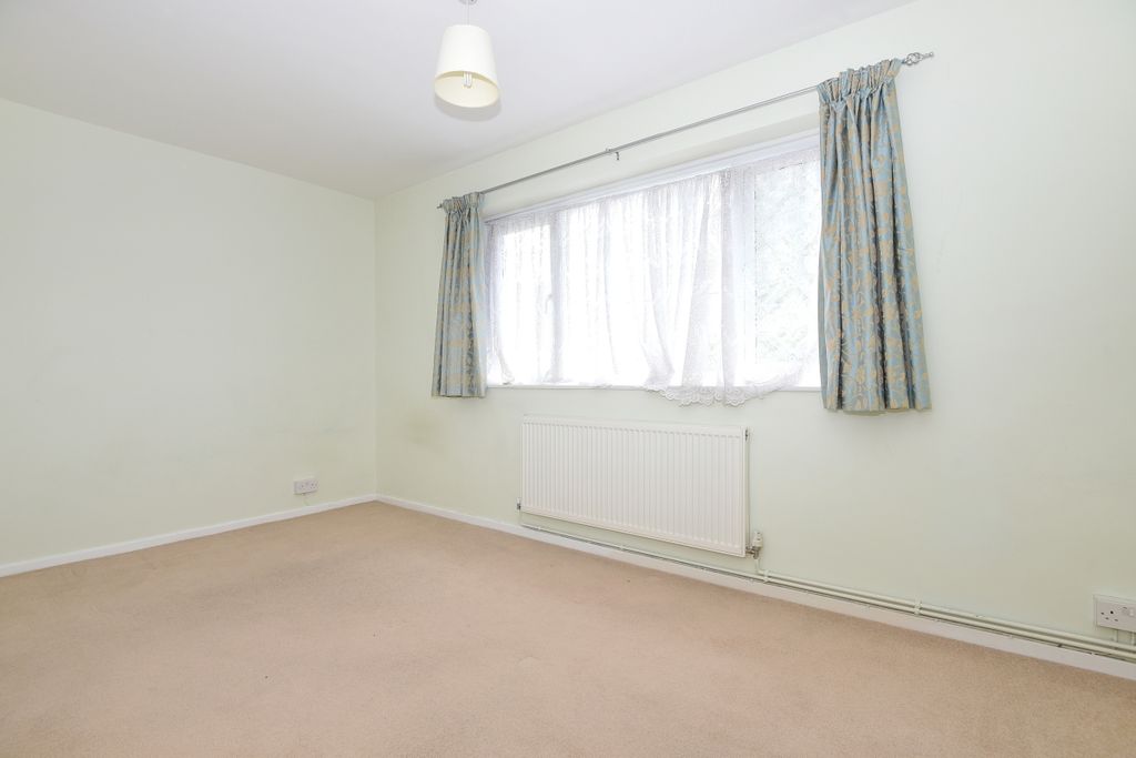 Property photo 3 of 6 Bedroom