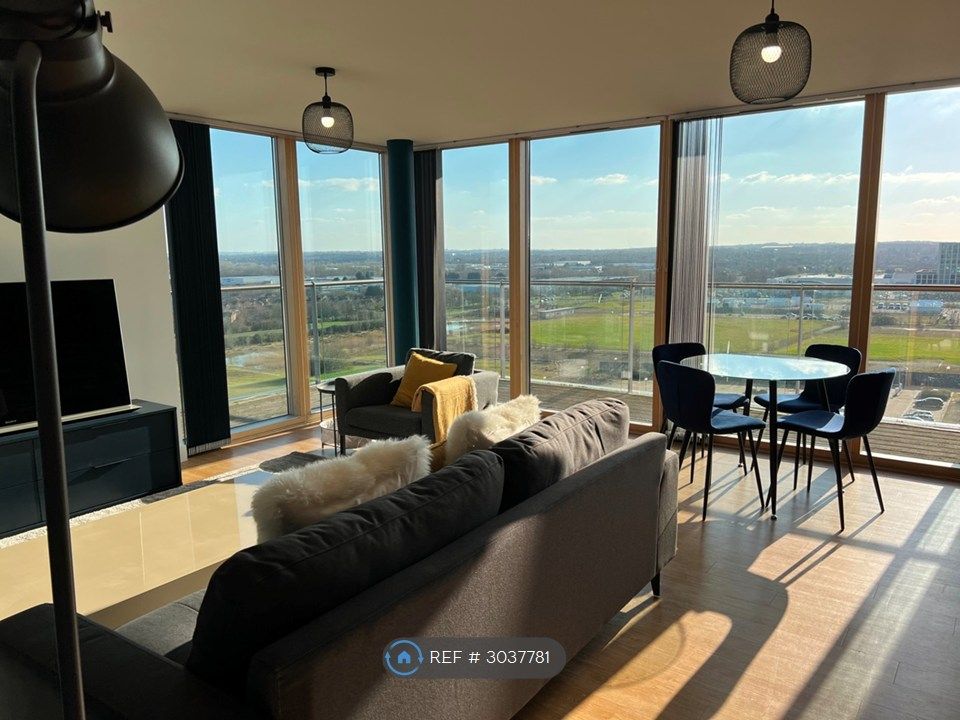 Property photo 1 of 19 Lounge