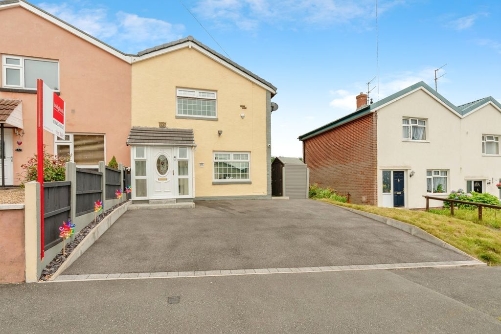 Property photo 1 of 17 Photo