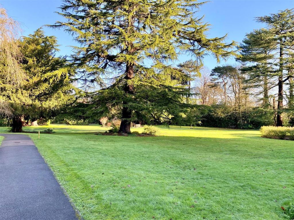 Property photo 2 of 13 Communal.Jpg