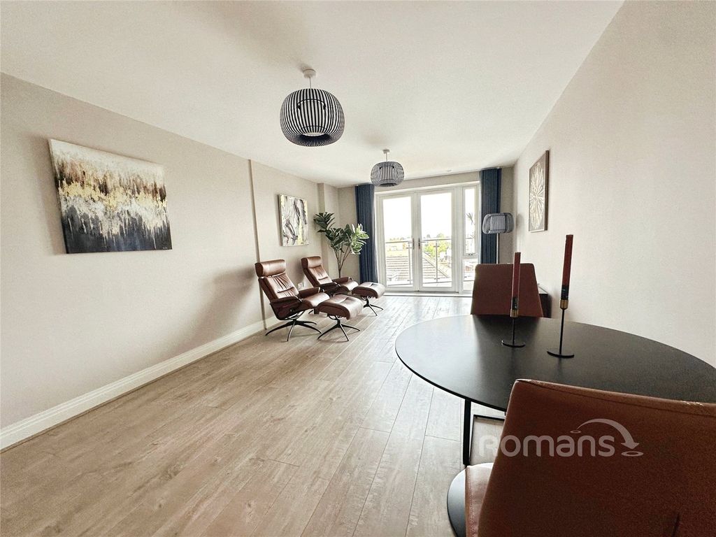 Property photo 3 of 13 Picture No. 02