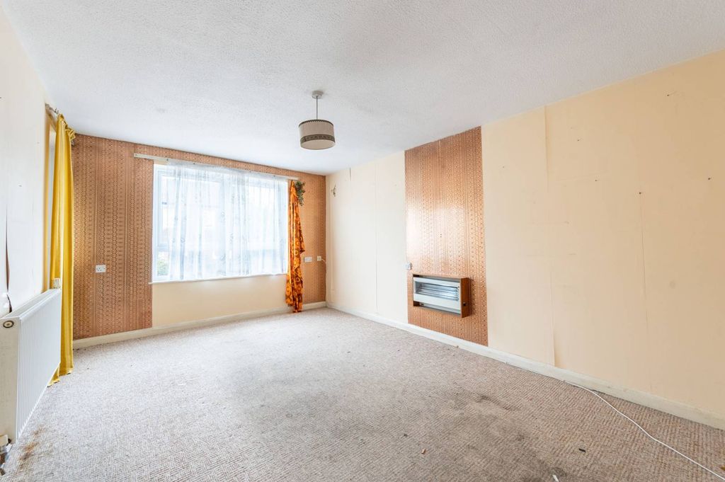 Property photo 3 of 7