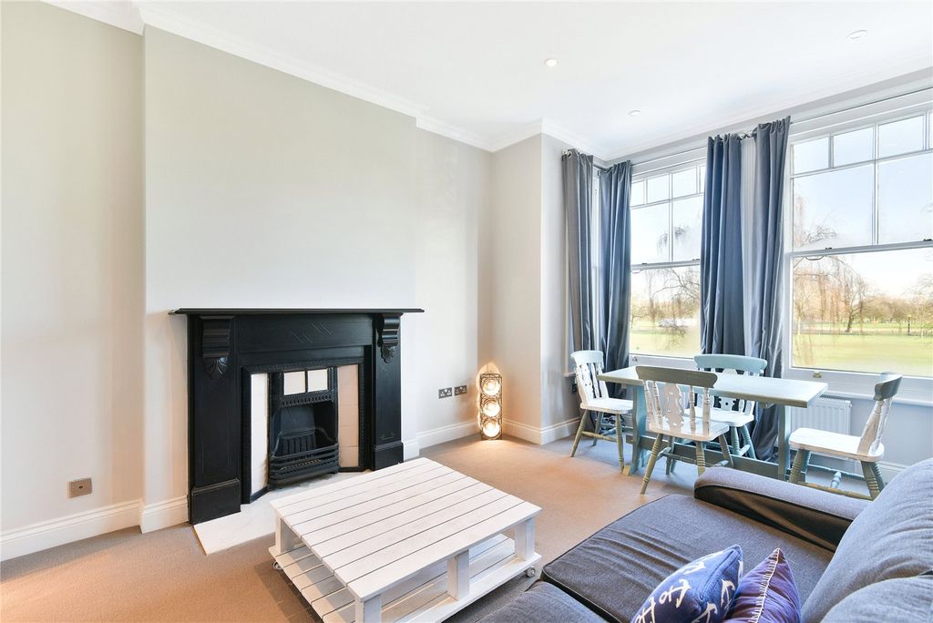 Property photo 1 of 8 Reception