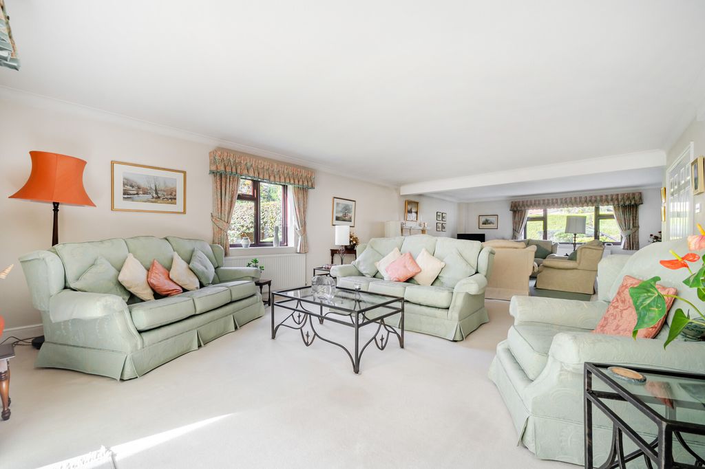 Property photo 3 of 18