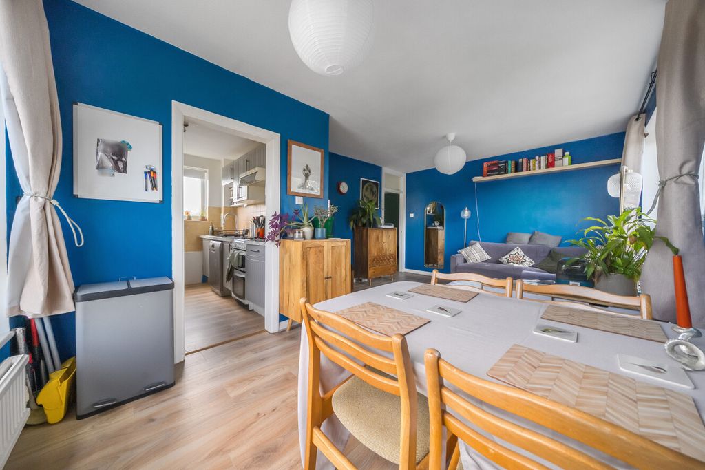 Property photo 2 of 18 1450221-12-69Ef81...