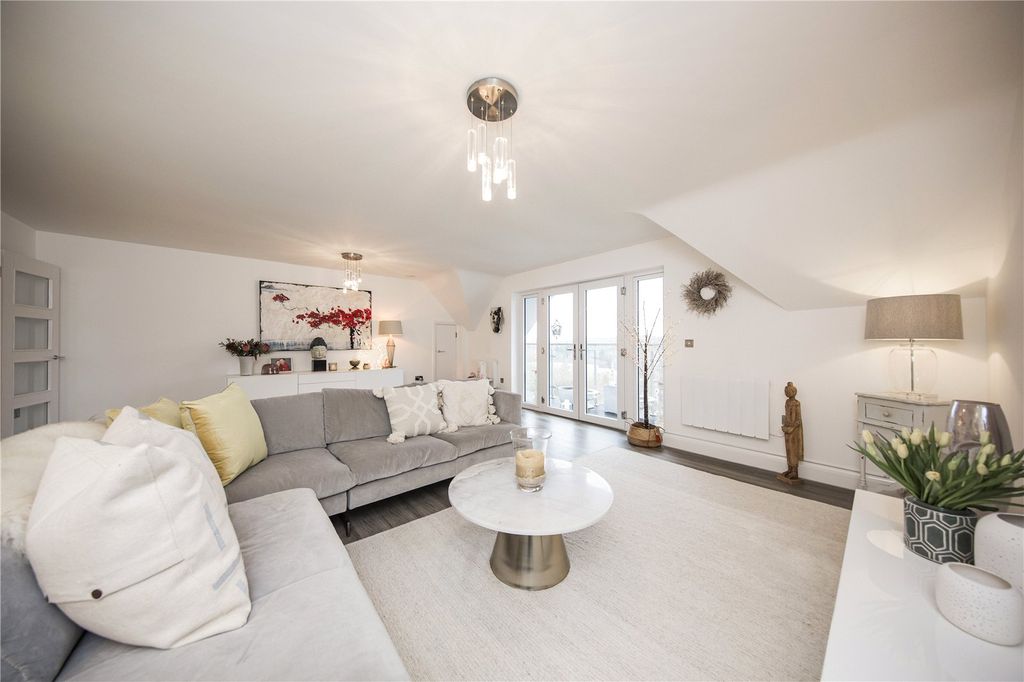 Property photo 2 of 16 Living Room