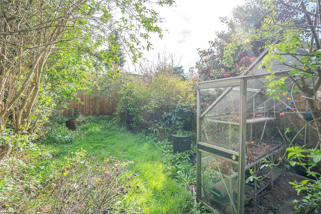 Property photo 3 of 33 Garden A