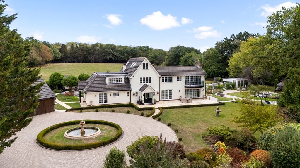 Property photo 1 of 40 Green Lea