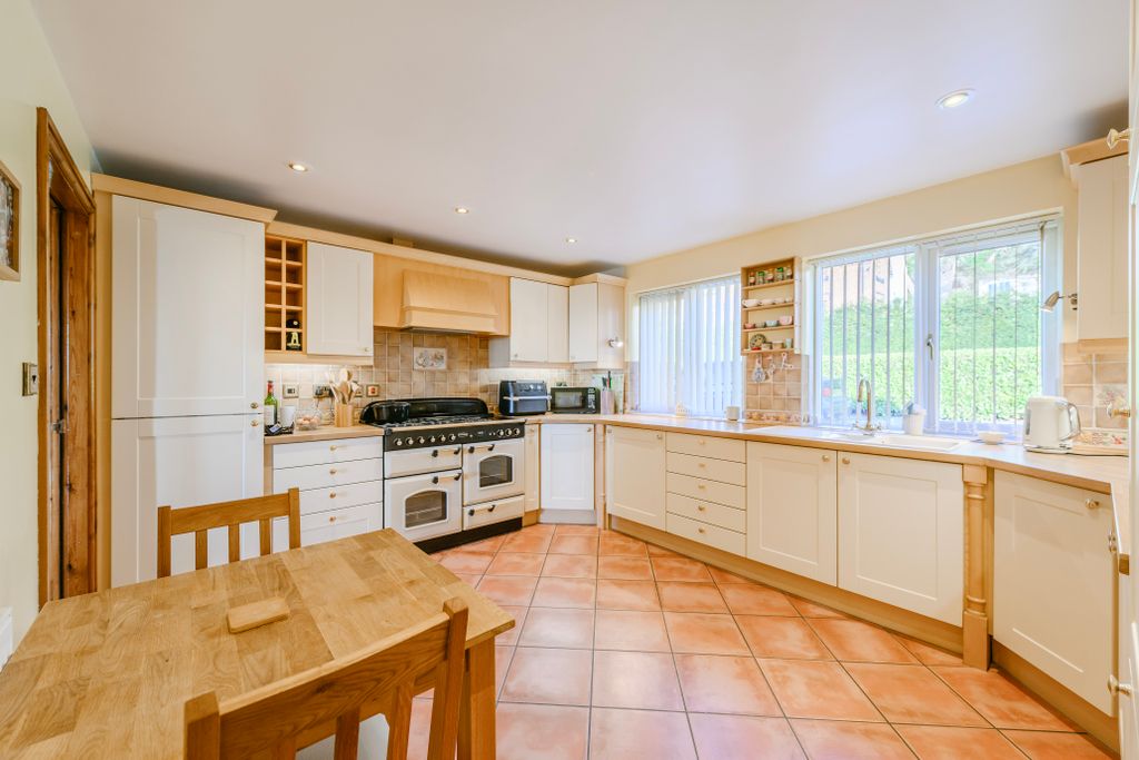 Property photo 3 of 27 Main Kitchen