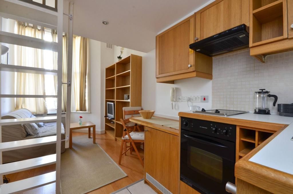 Property photo 2 of 8 Kitchen