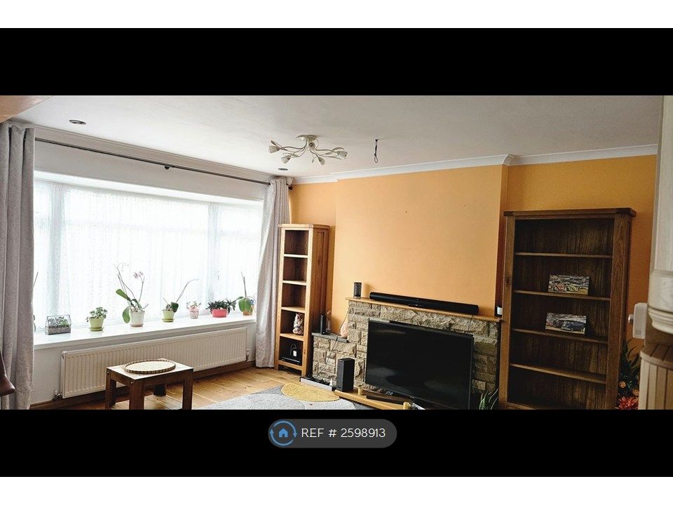 Property photo 2 of 21