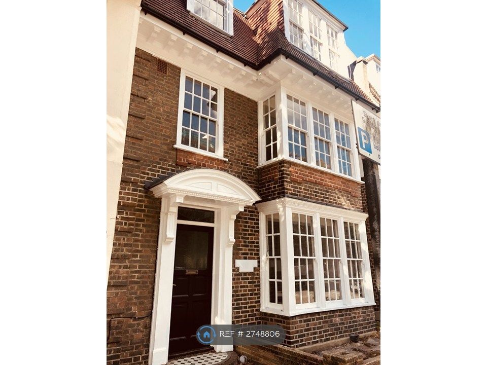 Property photo 1 of 17 Front Of The Building